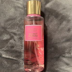 Victoria’s Secret Secret Sunrise Fragrance Mist